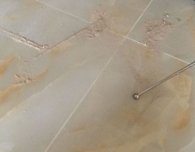 安龙瓷砖空鼓维修公司分享粘合剂选择不当在瓷砖铺贴过程中可能导致以下问题