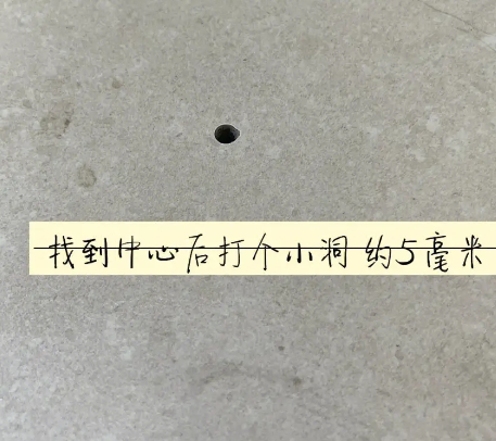 安龙瓷砖空鼓维修公司专业解答在瓷砖铺贴过程中，如果砂料搅拌不均匀，将会带来以下问题
